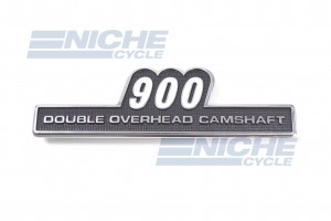 EMBLEM - 900 SIDE COVER 72-74 43-95900A